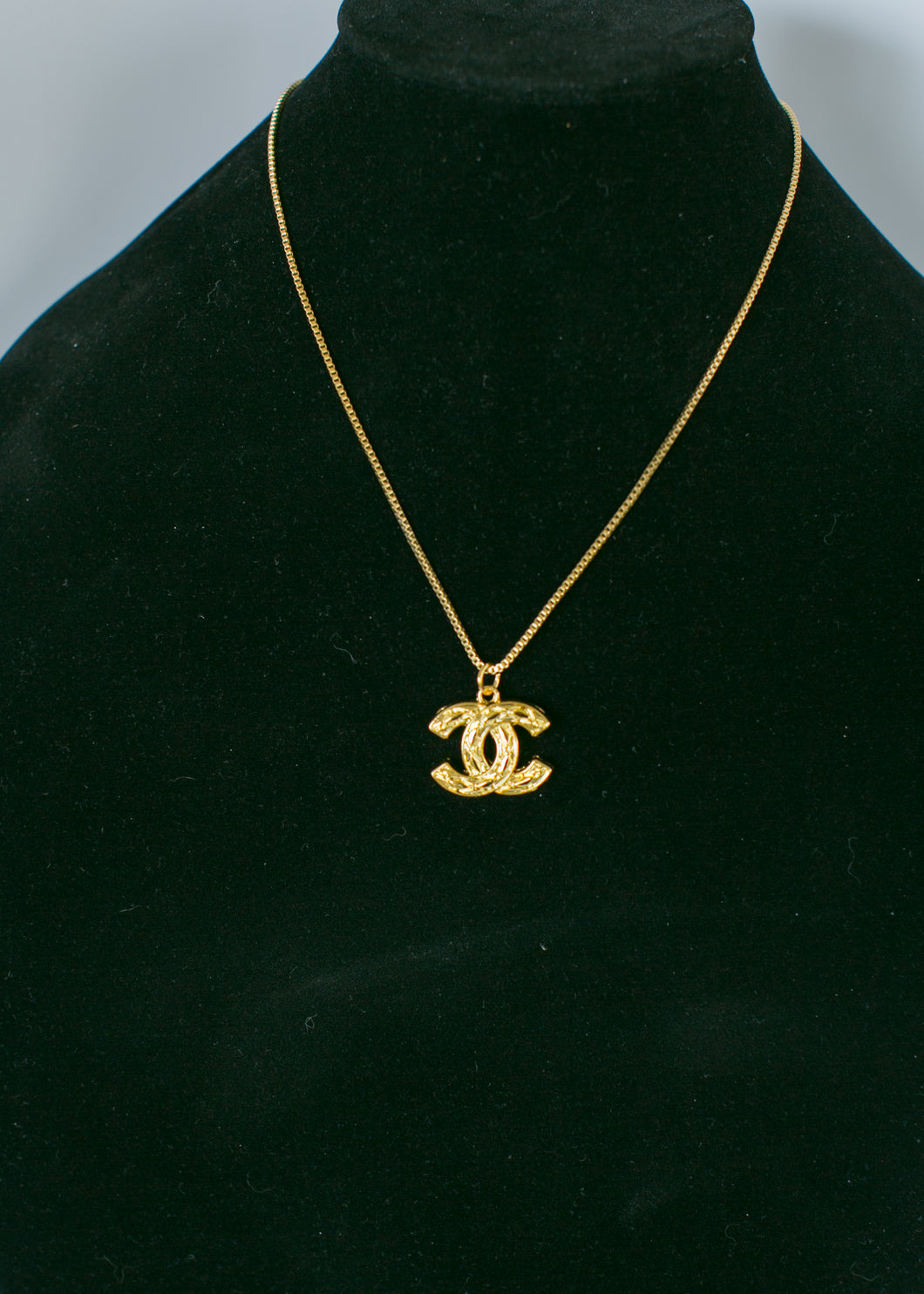 Pendant Necklace with Gold Tone Chain